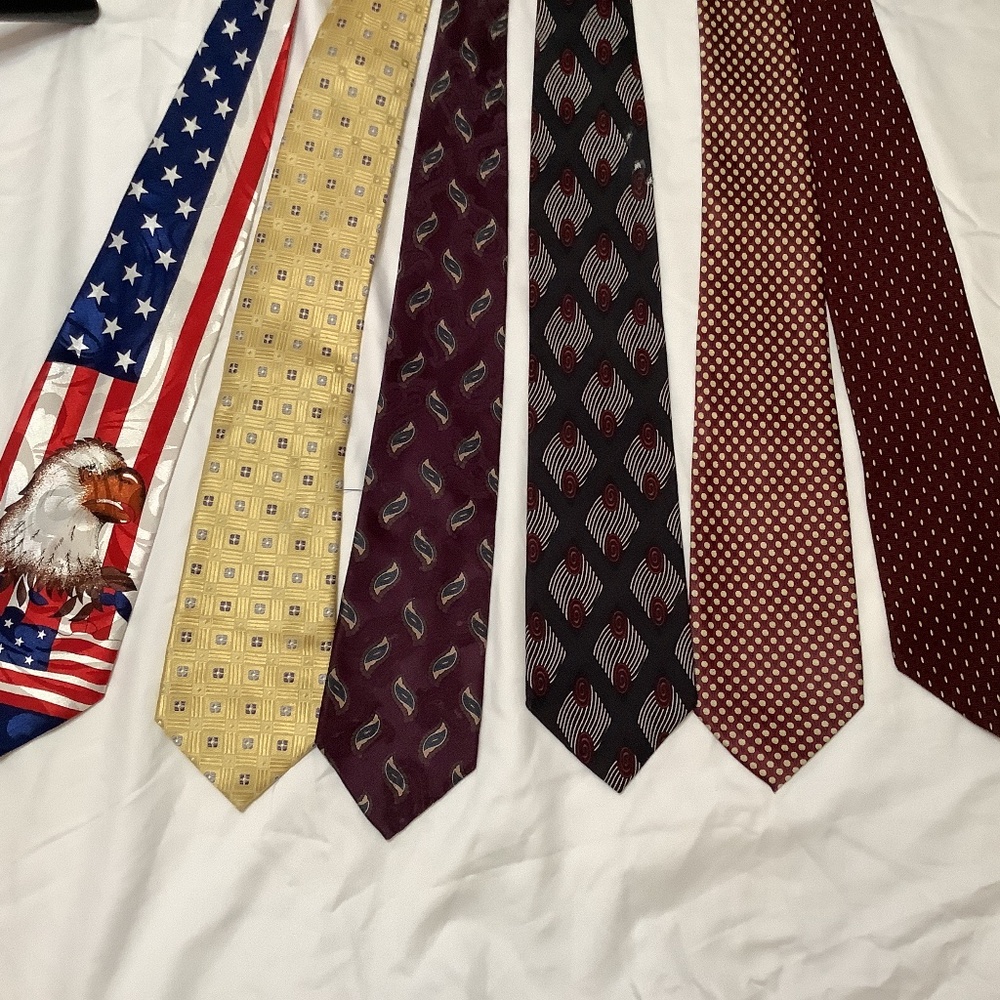 EUC Mens bundle silk ties Halston,‎ Nautica, lands end, Jones new york